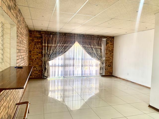 4 Bedroom Property for Sale in Universitas Ridge Free State